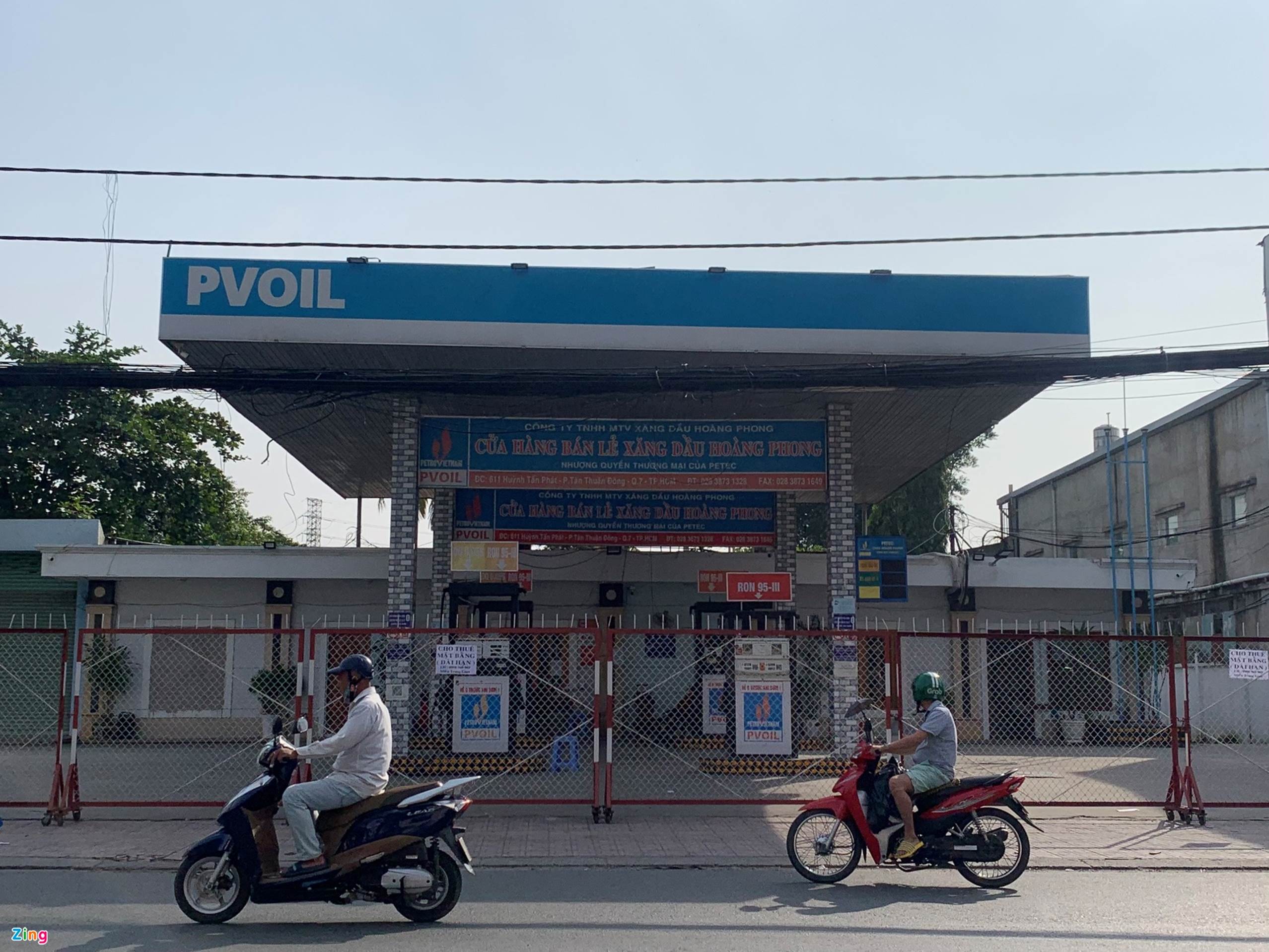 Cây xăng ở TP.HCM lại khan hàng trước giờ điều chỉnh giá-4