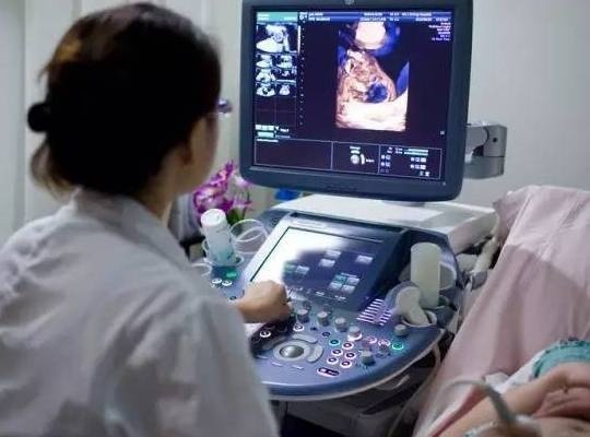 2 kiểu phụ nữ mang thai có xác suất sinh con bị bệnh Down cao, muốn tránh cần làm những xét nghiệm cần thiết-3