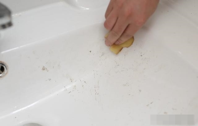 Gọt khoai tây xong đừng đổ vỏ đi, dùng theo cách này mang lại lợi ích lớn, ai không biết chính là đang vứt bỏ báu vật-8
