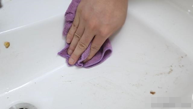 Gọt khoai tây xong đừng đổ vỏ đi, dùng theo cách này mang lại lợi ích lớn, ai không biết chính là đang vứt bỏ báu vật-9