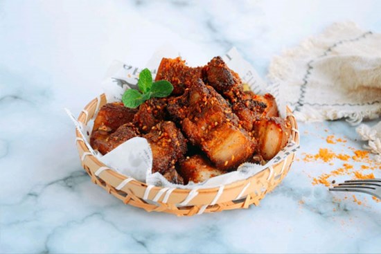 Trời lạnh làm món thịt ba chỉ chiên cay nóng hổi thơm ngon ăn cơm thì quá hợp!