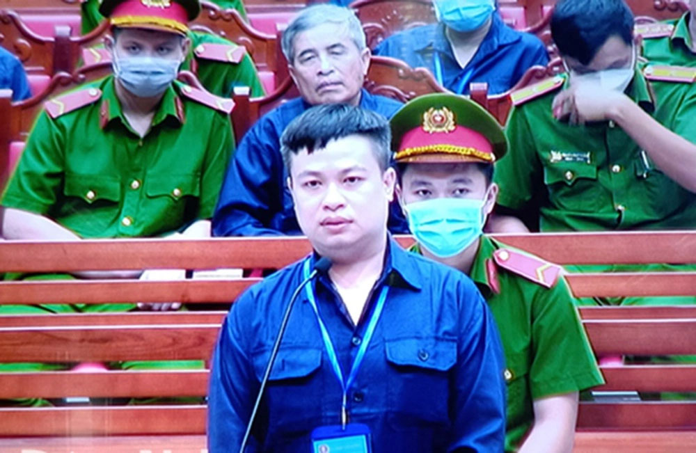 Xét xử vụ 200 triệu lít xăng giả: Con trai ông trùm đề nghị trả lại 2 sổ đỏ-1