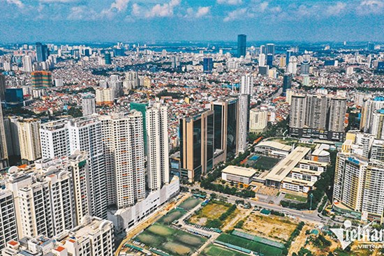 Căn hộ chung cư chạm mốc 1 tỷ đồng/m2, dân thường 120 năm mới mua được nhà