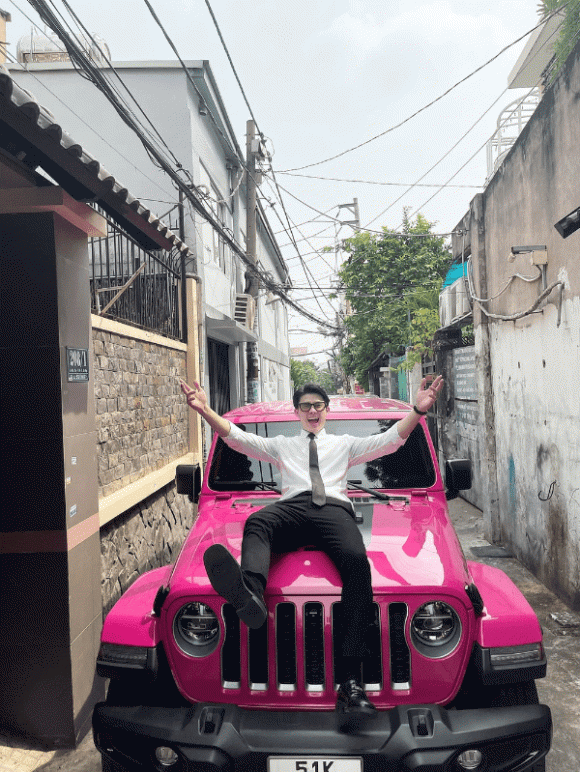 Hoa hậu Lê Âu Ngân Anh lộng lẫy trong lễ vu quy bí mật, nhà trai đón dâu bằng siêu xe bạc tỉ-6