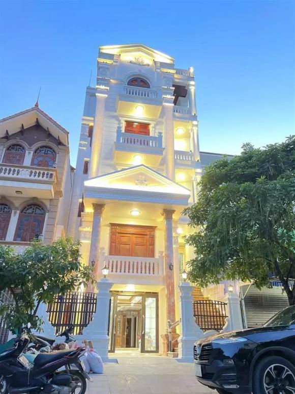 Mẹ Phạm Hương khoe cơ ngơi sang trọng, đẳng cấp tại quê nhà-11