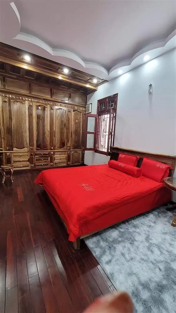 Mẹ Phạm Hương khoe cơ ngơi sang trọng, đẳng cấp tại quê nhà-6