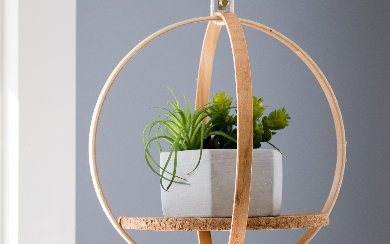 8 mẫu kệ treo cực đơn giản nhưng đủ khiến căn nhà của bạn thay đổi-1