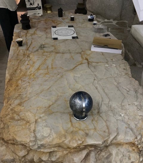 Tò mò về ngôi nhà trong hang đá mà ông Đặng Lê Nguyên Vũ ở trong 9 năm qua, người xem chỉ biết thốt lên: Thật đẳng cấp!-8