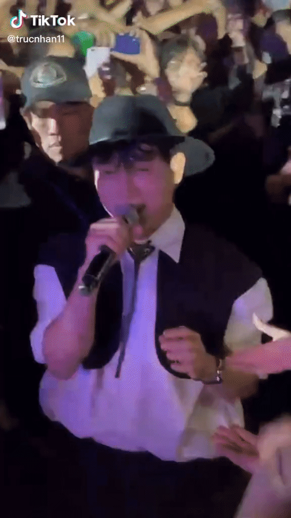 Trúc Nhân có chia sẻ ẩn ý sau khi bị khán giả thẳng tay giật mũ trong một show diễn-1