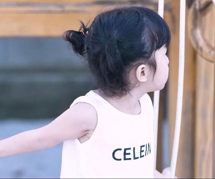 Con gái Trường Giang là bản sao của bố lúc nhỏ, khiến Nhã Phương chịu thua bởi điều này-5