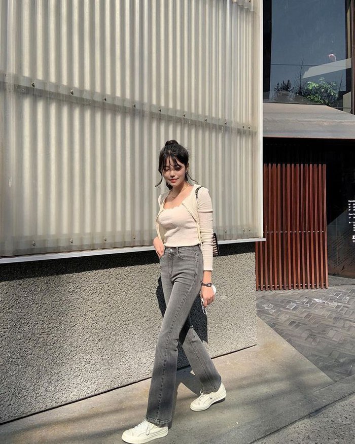 Mùa thu diện quần jeans ống đứng theo 10 cách này, chị em sẽ trở nên nổi bật hơn-2