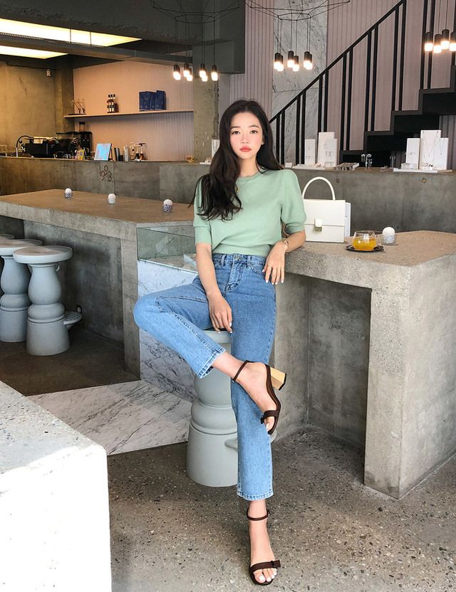 Mùa thu diện quần jeans ống đứng theo 10 cách này, chị em sẽ trở nên nổi bật hơn-3