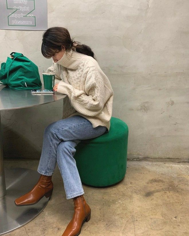 Mùa thu diện quần jeans ống đứng theo 10 cách này, chị em sẽ trở nên nổi bật hơn-8