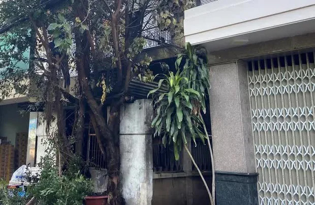 Lượm ve chai để trong nhà, 2 mẹ con chết thảm trong đám cháy-2