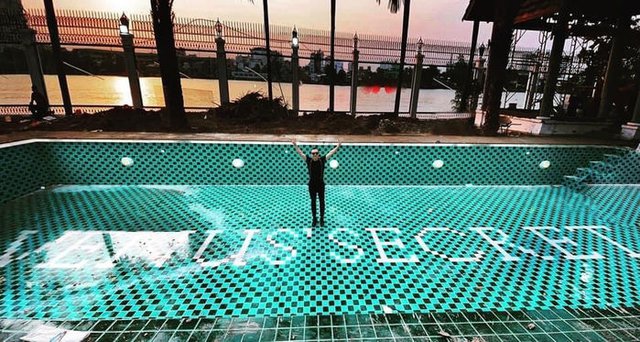 Biệt thự siêu sang mà ông bầu của Ngọc Trinh ở có gì đặc biệt?-8