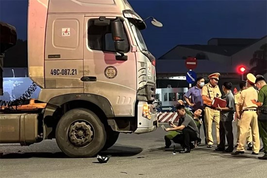 Tang thương cả gia đình công nhân ra đi vì tai nạn giao thông