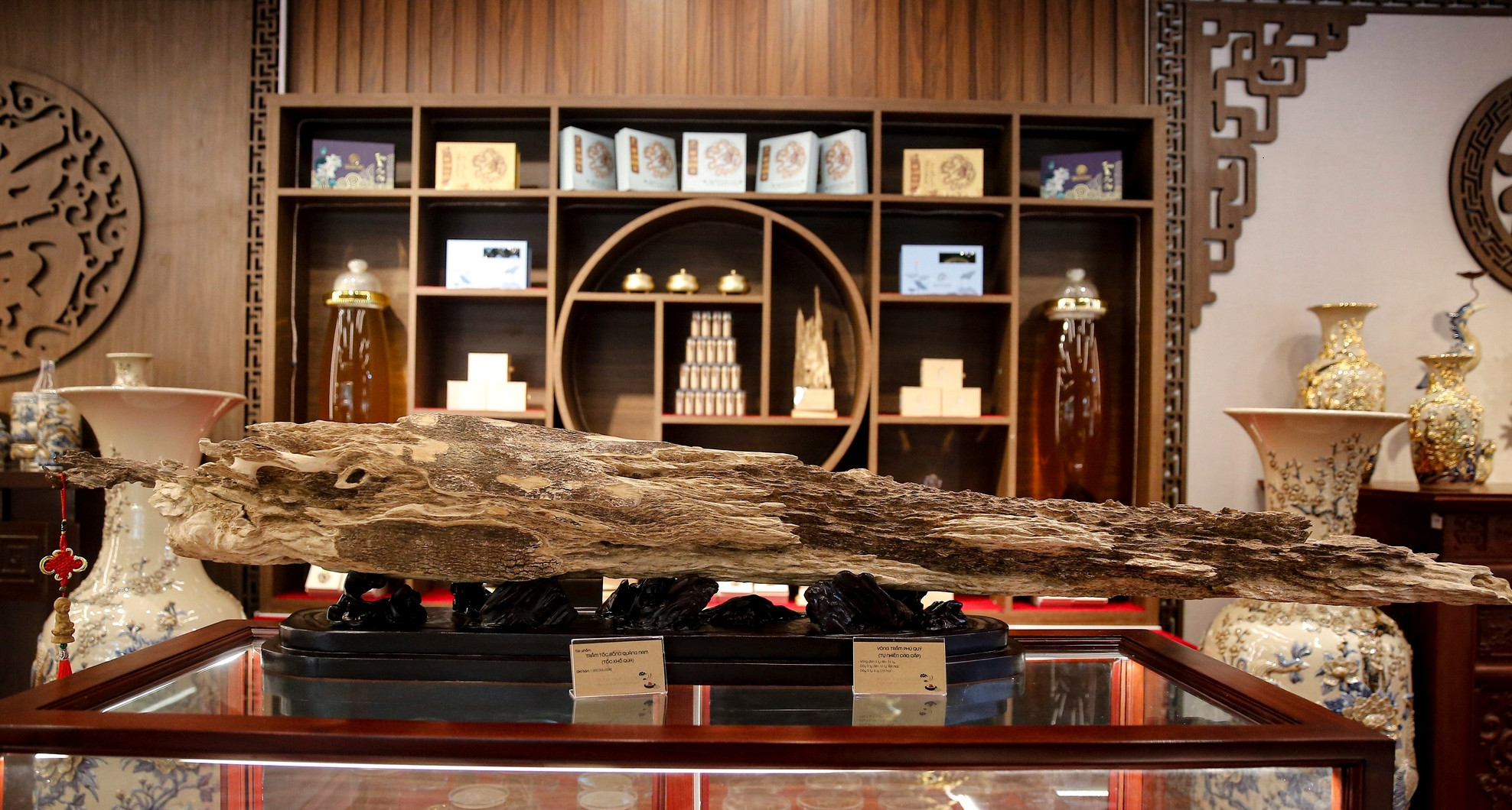 Sửng sốt những khối trầm hương tiền tỷ của đại gia Việt-7