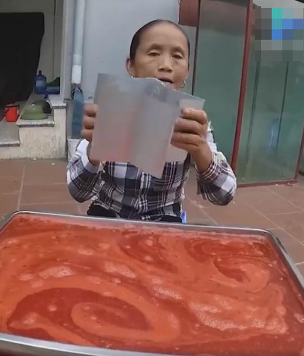 Bà Tân Vlog lộ diện sau thẩm mỹ, mặt đơ cứng không nhận ra-6