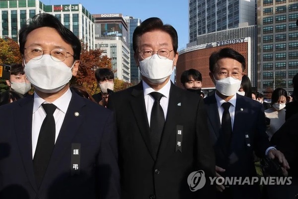 Thảm kịch Itaewon: Hai đồn cảnh sát Seoul, Yongsan và hàng loạt cơ quan bị khám xét-2