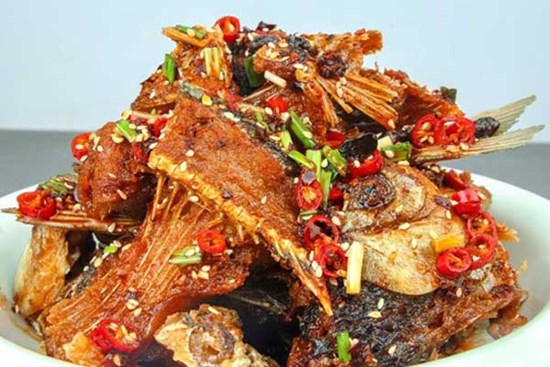 Hướng dẫn công thức làm cá diếc chiên, vị thơm ngon, giòn rụm ai cũng tấm tắc khen