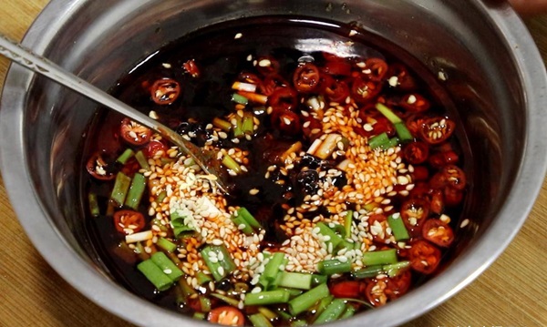 Hướng dẫn công thức làm cá diếc chiên, vị thơm ngon, giòn rụm ai cũng tấm tắc khen-3