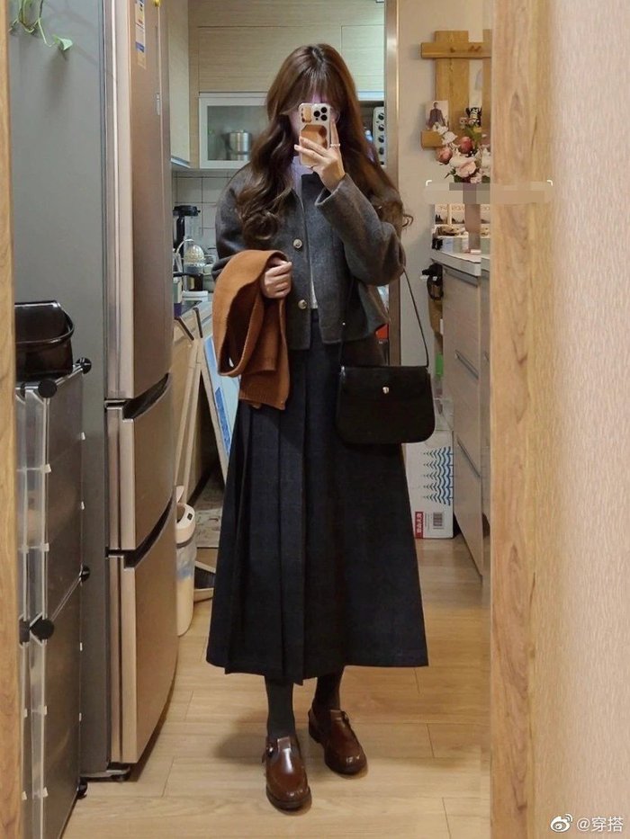 10 chiêu phối chân váy dài cực sang cho mùa thu đông 2022-10