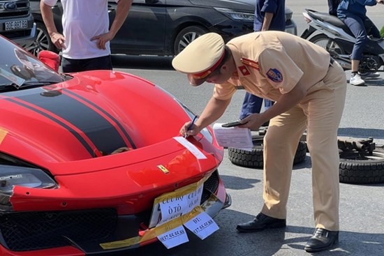 Gây tai nạn chết người, tài xế Ferrari 488 đã ra đầu thú