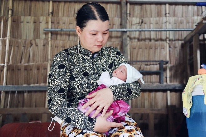 Mẹ mất trên bàn mổ khi vừa sinh em gái, con trai 13 tuổi gục khóc bên bàn thờ: Con chỉ ước mẹ sống lại thôi-5