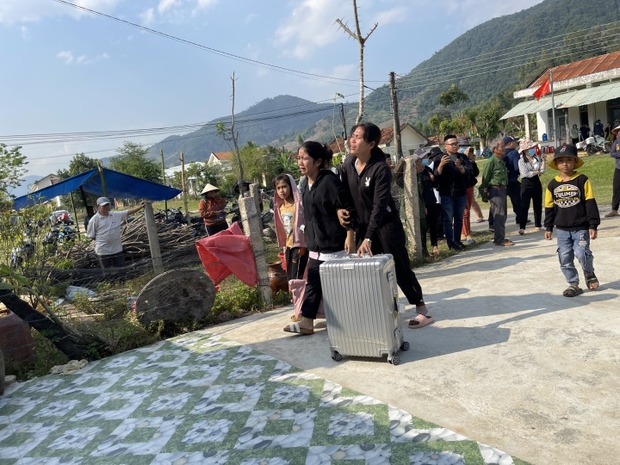 Thi thể nữ sinh từ Hàn Quốc về nhà trong những giọt nước mắt tiếc thương-5
