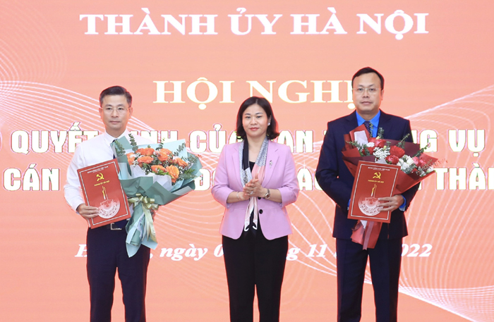 Công bố các Quyết định về công tác cán bộ tại Sở Tài nguyên và Môi trường, huyện Sóc Sơn, Liên đoàn Lao động Thành phố-2