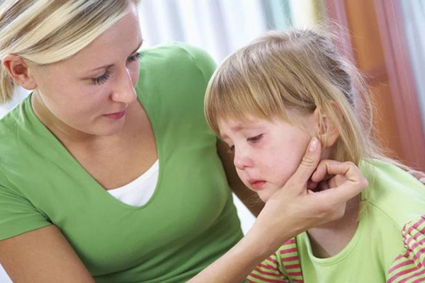 Trẻ em lười ăn, không nên đánh mắng, không thỏa hiệp, học cách giả vờ là được-4