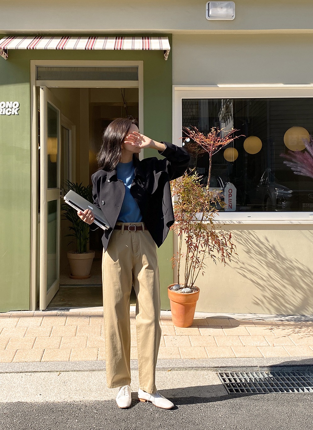 Mặc áo khoác trench coat theo 10 công thức sành điệu miễn bàn-7