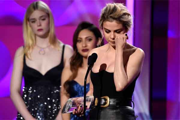 Selena Gomez và Francia Raisa: Tình bạn 15 năm tựa cổ tích, hiến thận cứu giúp lúc bệnh tật, ai dè đầy drama đằng sau-22