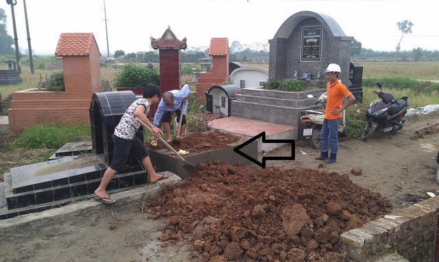 Nghèo không sửa cửa, giàu không dời mộ, làm sai 5 đời sau vẫn lao đao túng thiếu-2