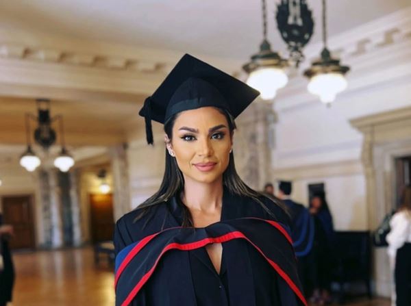 Lối sống xa hoa của nữ hoàng Versace ở Dubai-3