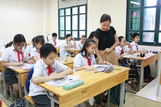 Không cho học sinh nam nữ ngồi chung: Giáo dục giới tính thế nào cho đúng?-1