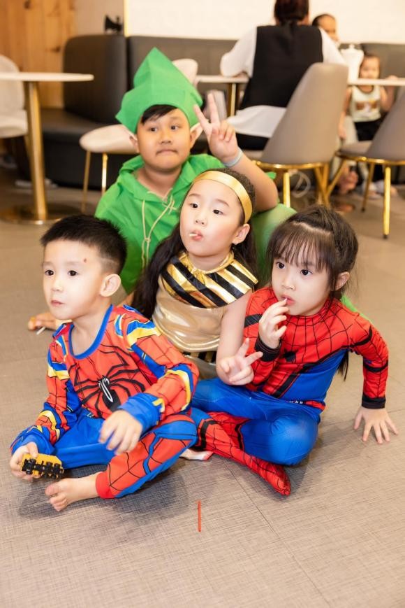 Diệp Lâm Anh một mình lo chu đáo sinh nhật cho 2 con, chồng cũ không thấy xuất hiện-14