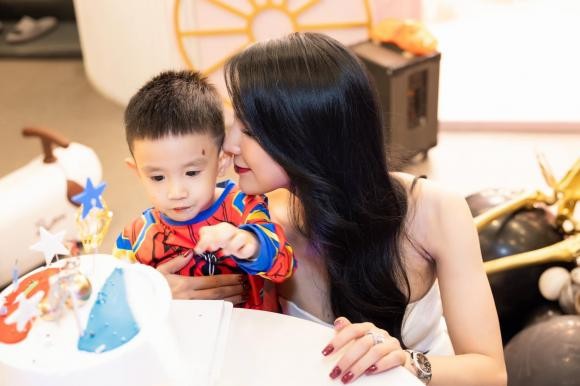 Diệp Lâm Anh một mình lo chu đáo sinh nhật cho 2 con, chồng cũ không thấy xuất hiện-5