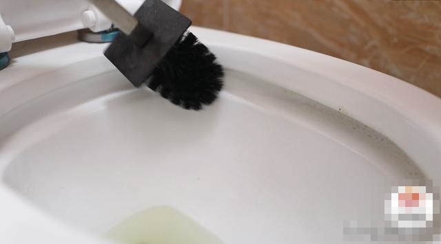 Ngâm tàn thuốc lá trong rượu trắng giải quyết được nhiều vấn đề tại nhà, vừa học vừa tiết kiệm được nhiều tiền-16