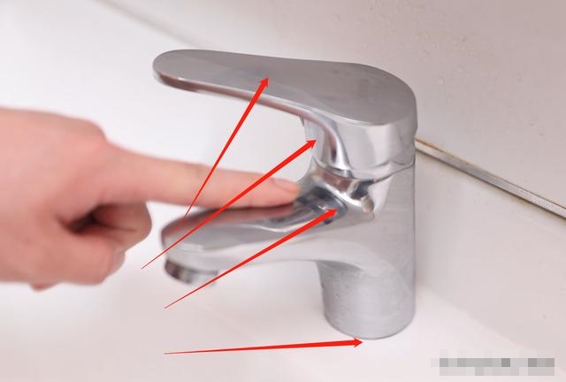 Ngâm tàn thuốc lá trong rượu trắng giải quyết được nhiều vấn đề tại nhà, vừa học vừa tiết kiệm được nhiều tiền-21