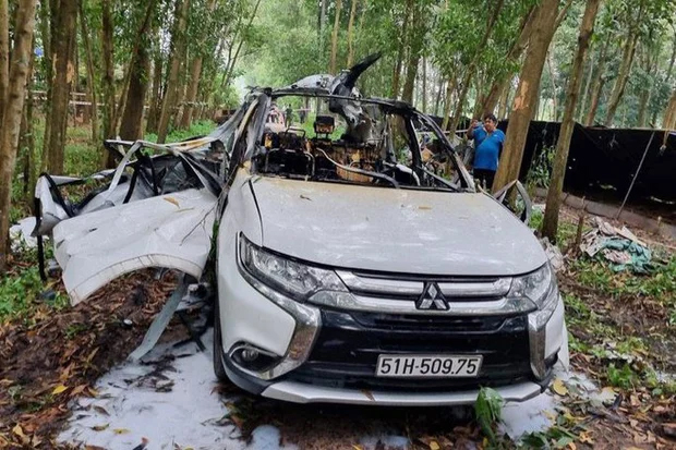 Ô tô 7 chỗ bốc cháy, tài xế bị bỏng toàn thân rồi tử vong-1