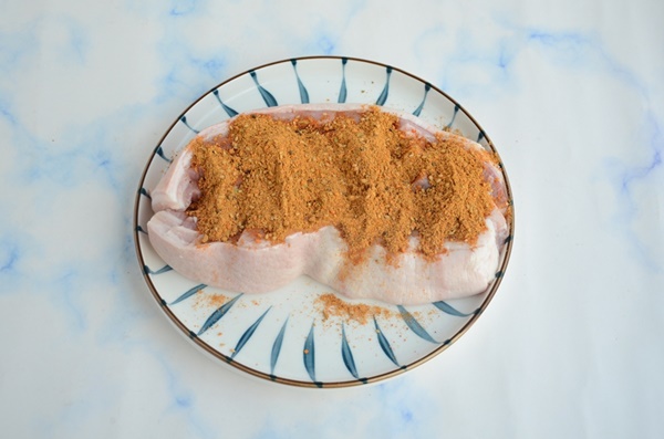 Trời lạnh làm món thịt ba chỉ chiên cay nóng hổi thơm ngon ăn cơm thì quá hợp!-3