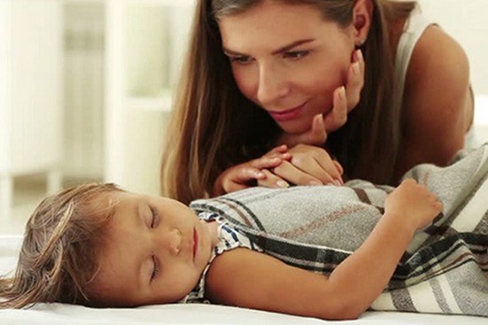 Chẳng cần quát mắng, gọi 1 câu là con dậy ngay nhờ những cách này