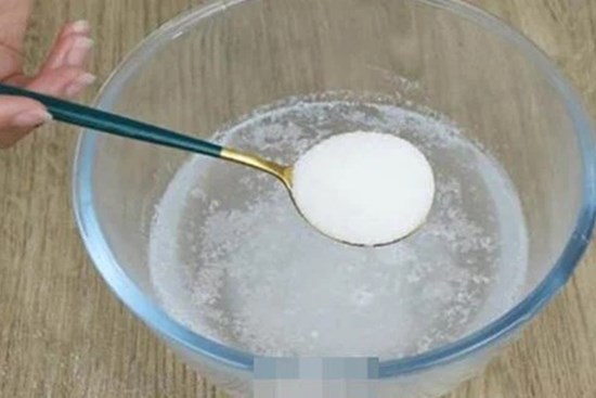 Hòa bột giặt với giấm trắng: Công dụng rất tuyệt vời nhưng nhiều nhà không biết