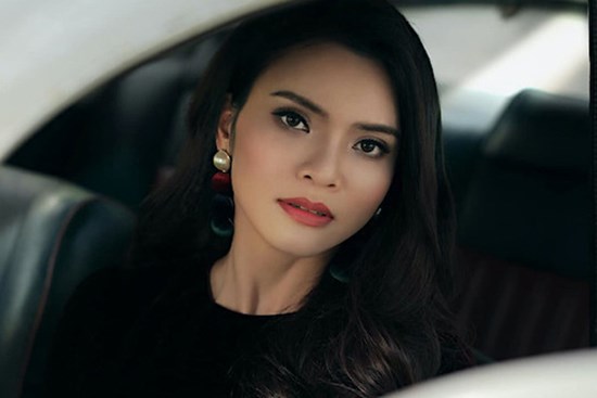 Ca sĩ Phạm Phương Thảo gặp tai nạn trên cao tốc Pháp Vân