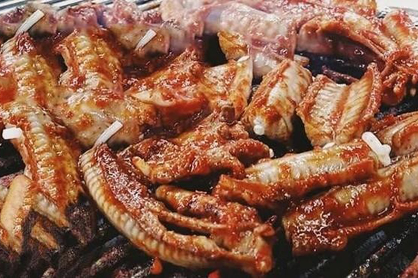 Loại cá có hình dạng đáng sợ nhưng đang được các bà nội trợ săn lùng-2