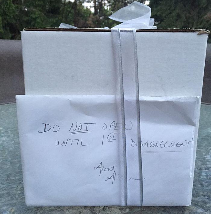 Bí mật trong chiếc hộp có dòng chữ: Đừng mở nó ra cho tới khi các con xảy ra tranh cãi lần đầu tiên” được tặng trong ngày cưới và bài học vô giá về hôn nhân-2