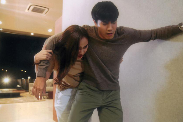 Giữa đêm chồng bạn thân nhắn tin khiến tôi chết lặng-2