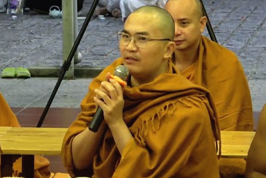 MC Đại Nghĩa bật khóc khi lần đầu xuống tóc xuất gia gieo duyên