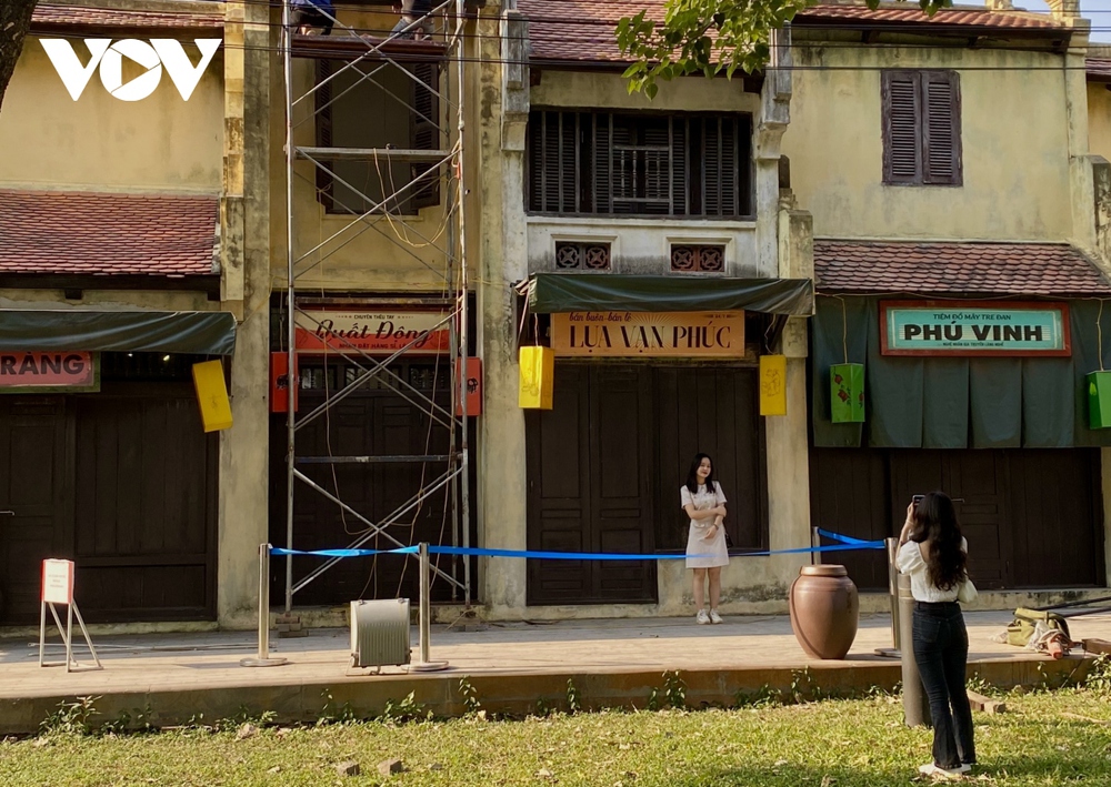 Giới trẻ đến di tích văn hóa chỉ để sống ảo?-2